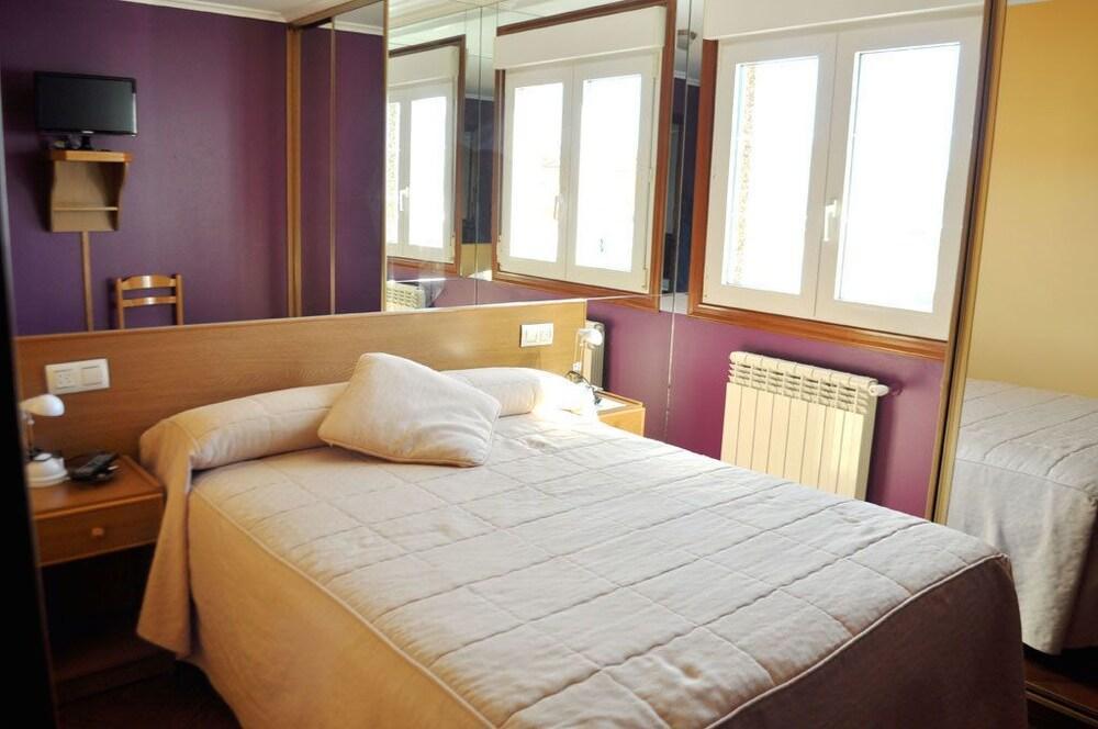 Hostal Residencia Bahia Ласе Екстериор снимка